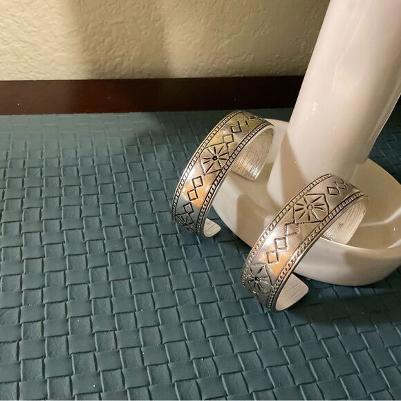 Brand New Anna & Ava Western Etched Cuff Bracelet  #J3 - Picture 2 of 6